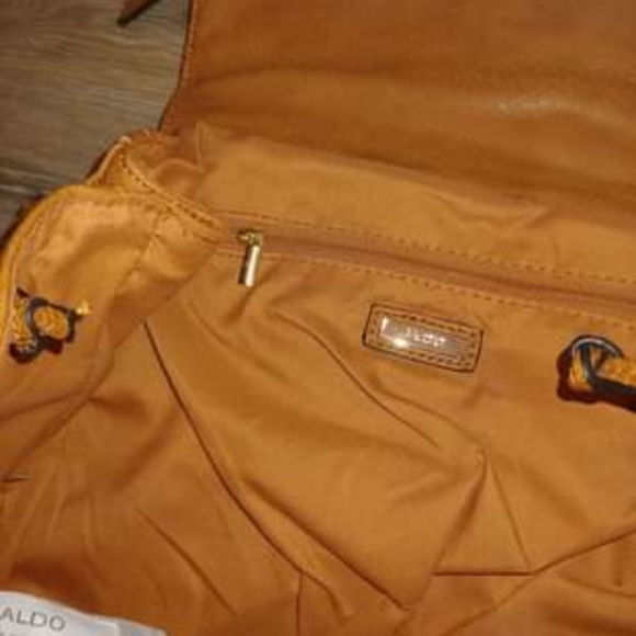 Backpack - Picture 3 of 4